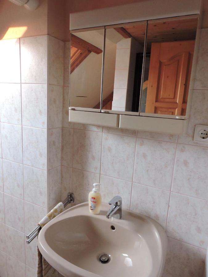 Апартаменты Grosses Ferienhaus Plattensee Balaton - Nyaralo Haz 6 Szobaval, 5 Fuerdoszobaval, 3000 Nm Szolad Экстерьер фото